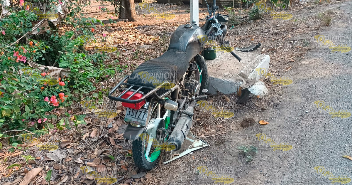 Dos menores heridos en accidente de moto