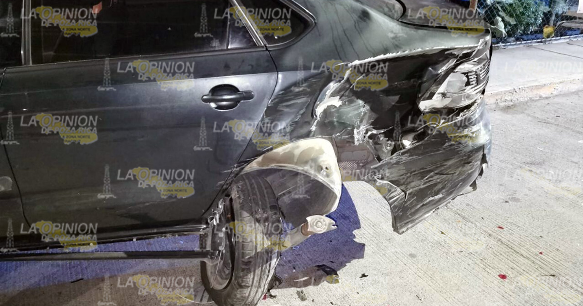 Ebrio destroza tres autos