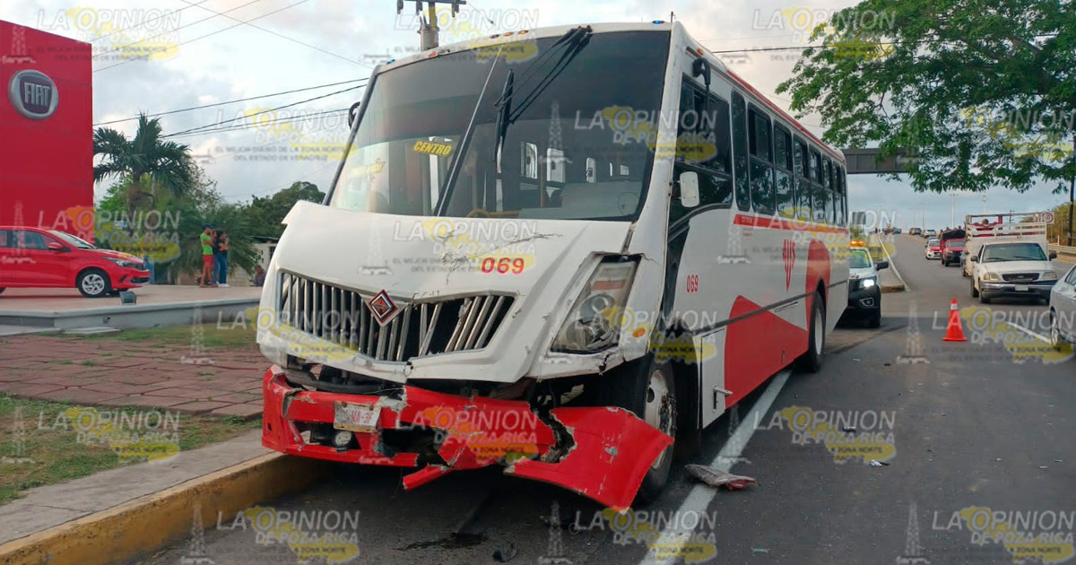 Encontronazo deja 6 personas heridas