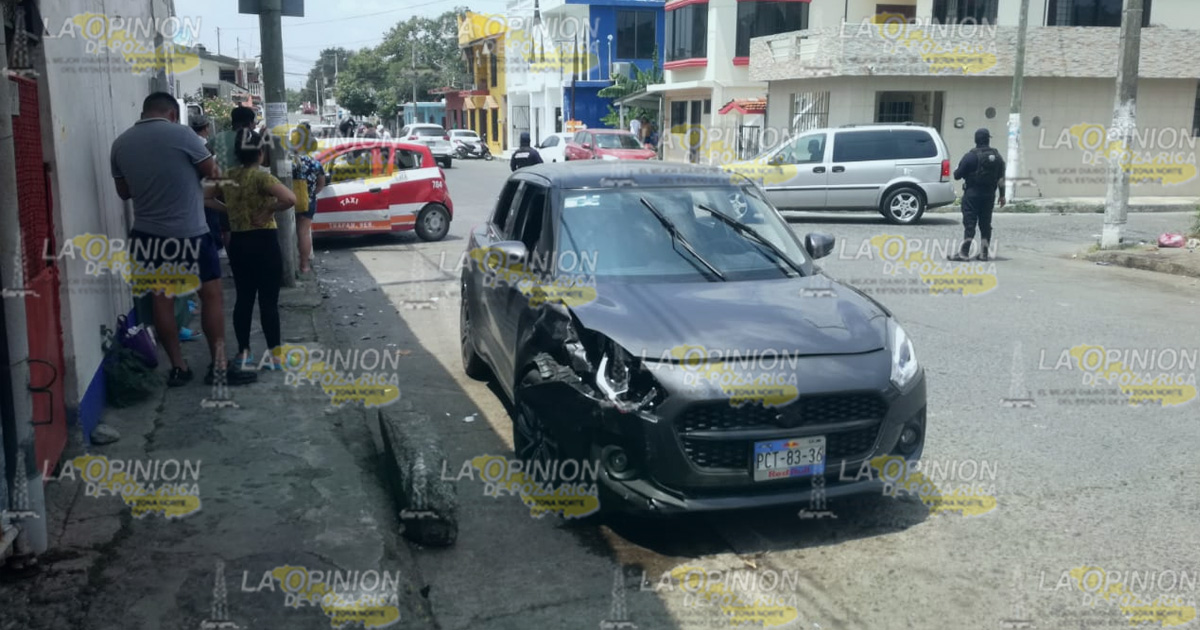 Encontronazo en céntrico crucero | Video