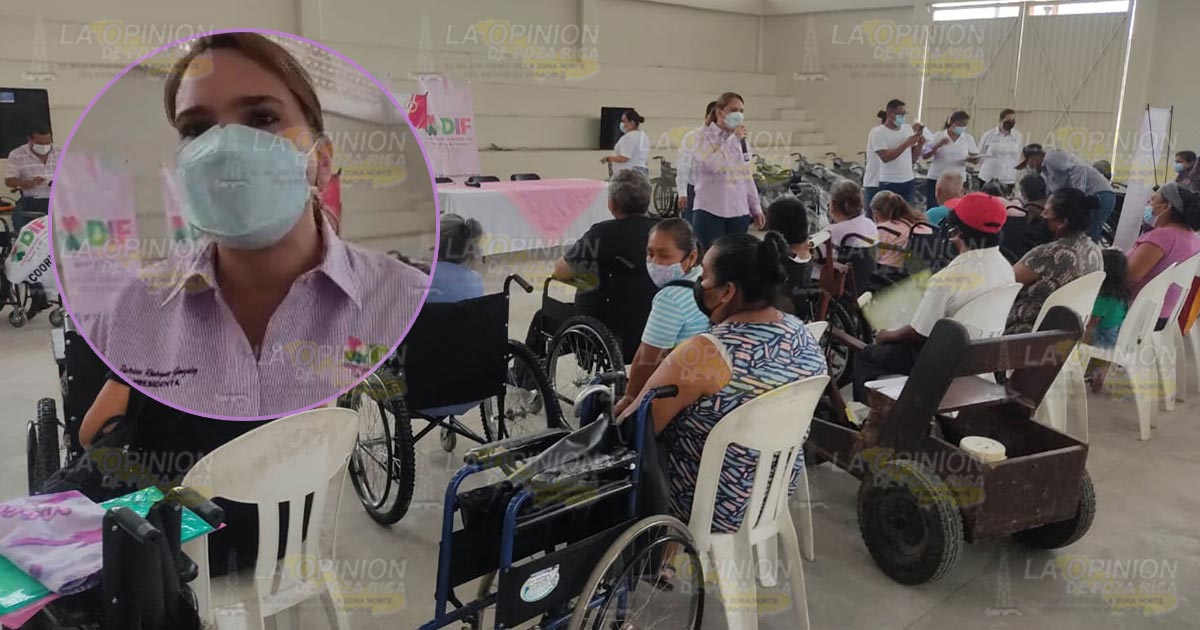 Entrega DIF V Carranza aparatos funcionales casa por casa