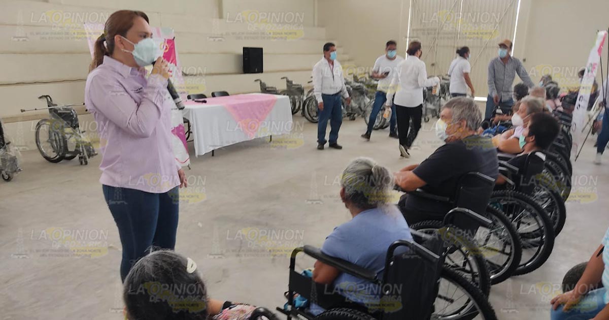 Entrega DIF V Carranza aparatos funcionales casa por casa Entrega DIF V Carranza aparatos funcionales casa por casa 3