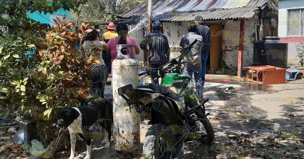Se incendia humilde vivienda en La Mora