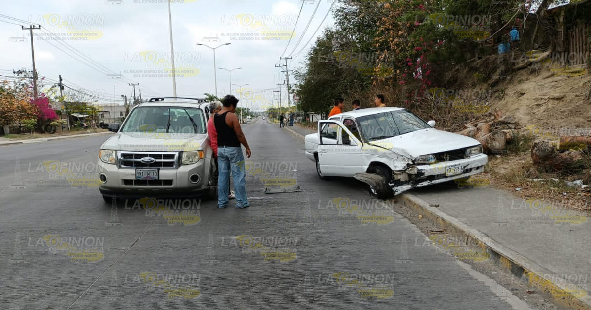 Fuerte choque en el libramiento de Tuxpan
