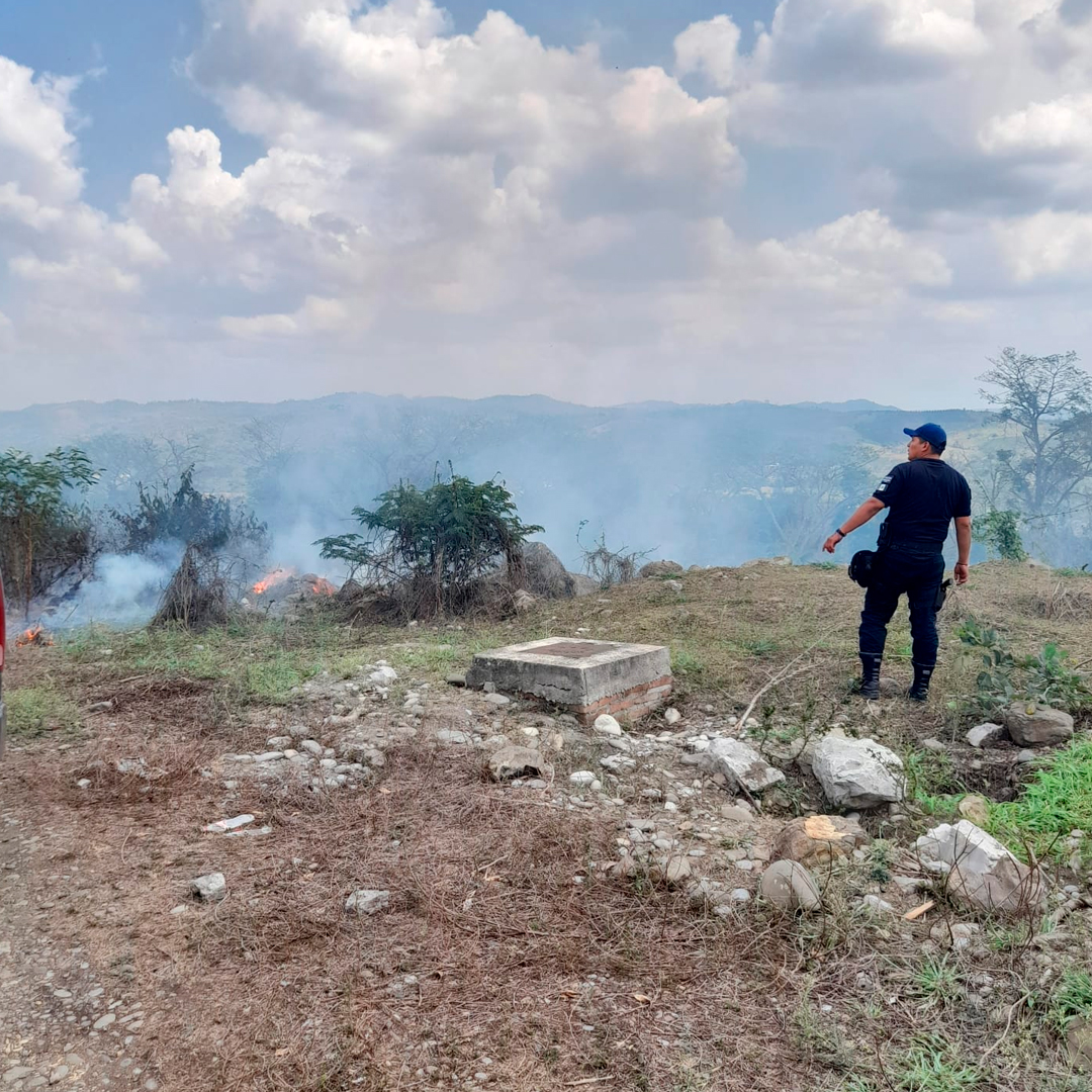 Sofocan voraz incendio en ampliación Santa Anita