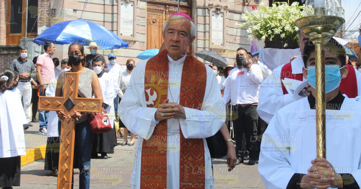 Monseñor Jorge Carlos Patrón Wong encabeza Viacrucis 2