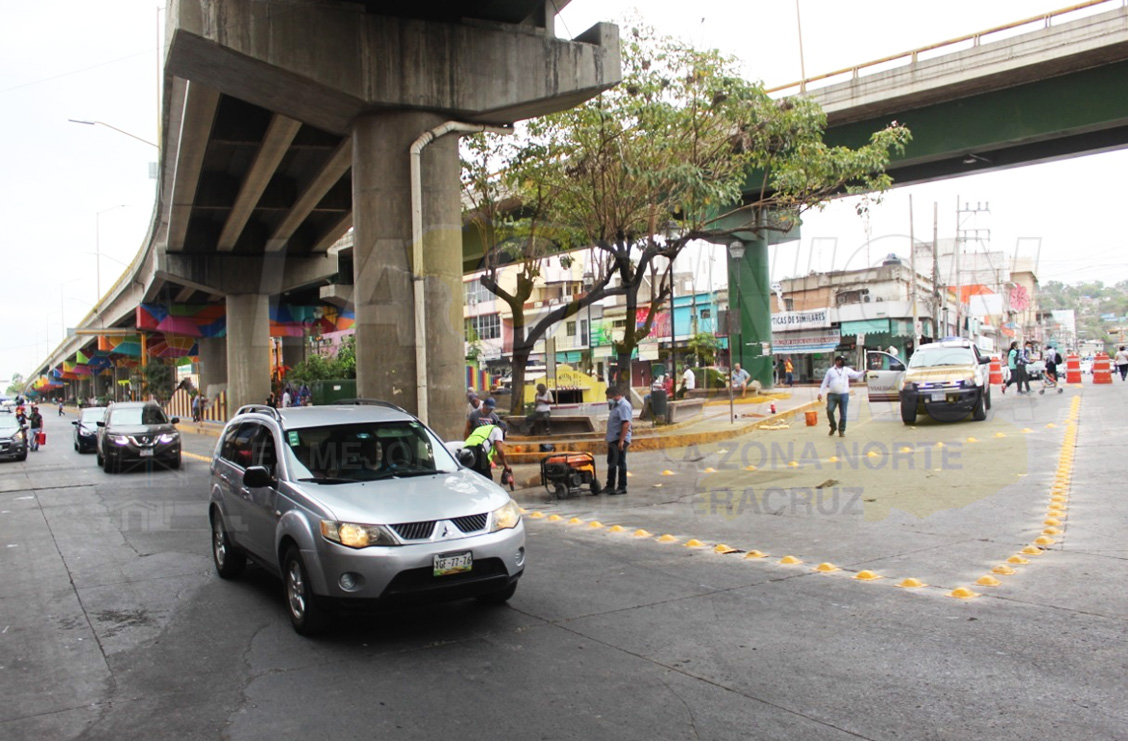 Nueva señalética en retorno del Rey del Cacahuate, en Poza Rica