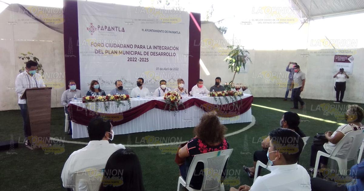 Realizan foro para elaborar el plan municipal de desarrollo Realizan foro para elaborar el plan municipal de desarrollo