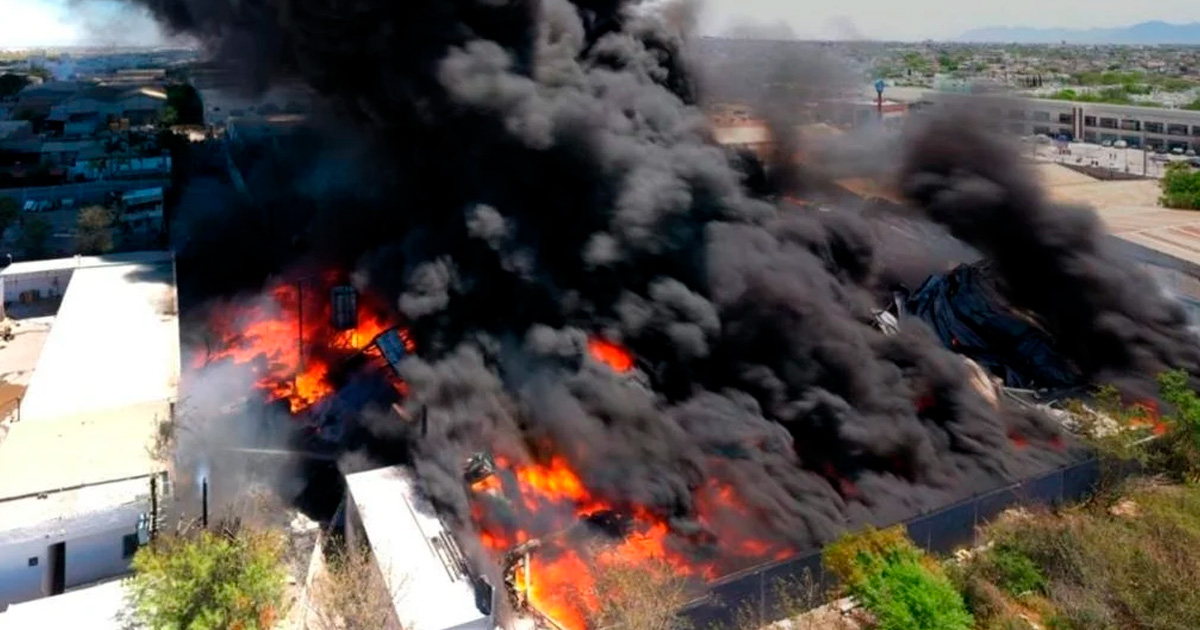 Se registra fuerte incendio en parque industrial de Apodaca, NL; esto sabemos (VIDEO)