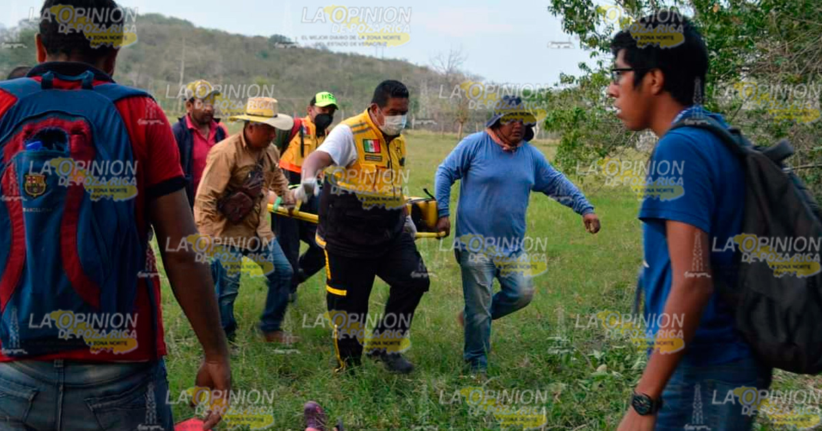 Seis lesionados deja volcadura de una camioneta