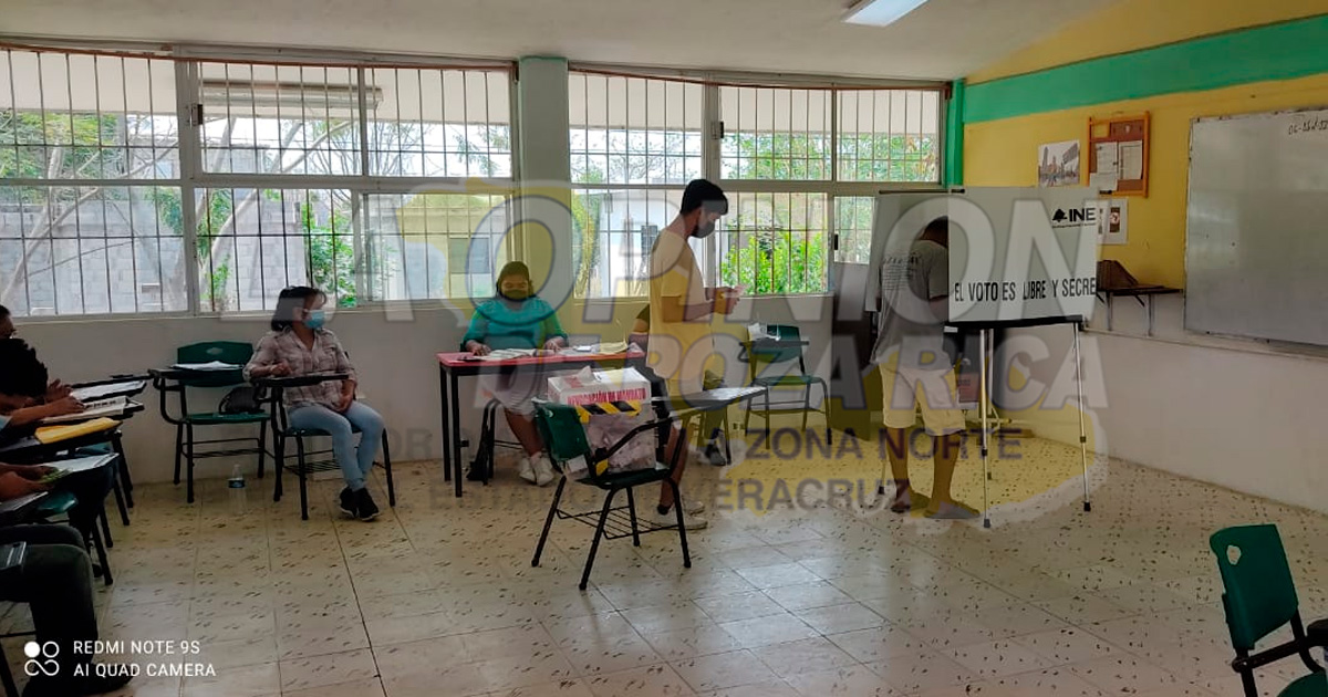 Sin largas filas se ejerce votación de Revocación de Mandato en Pánuco
