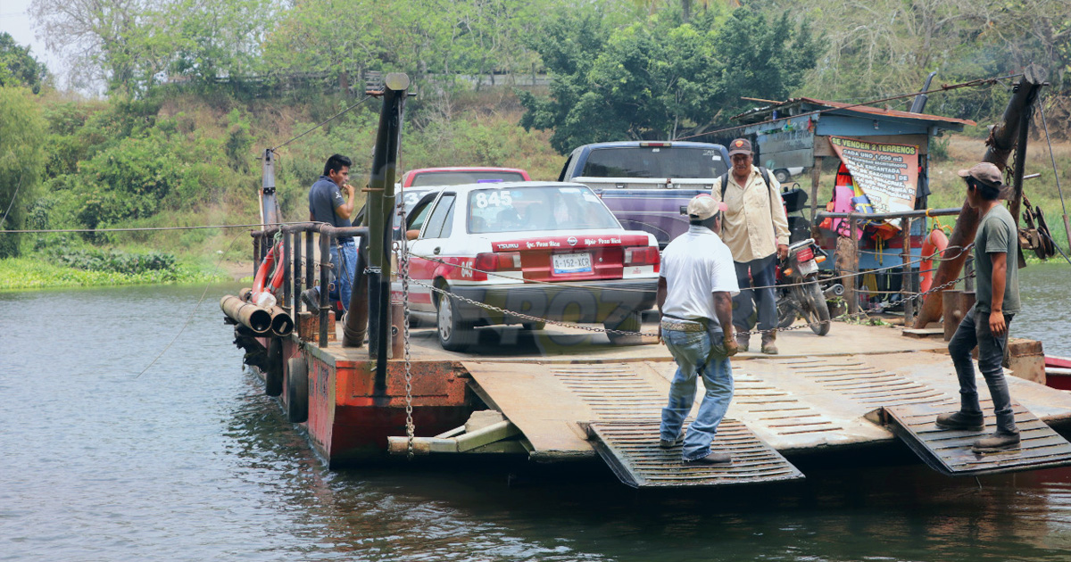 Suspenden servicio de la balsa en Bajo Grande Cazones, que lleva a playa Chaparrales, hasta nuevo aviso