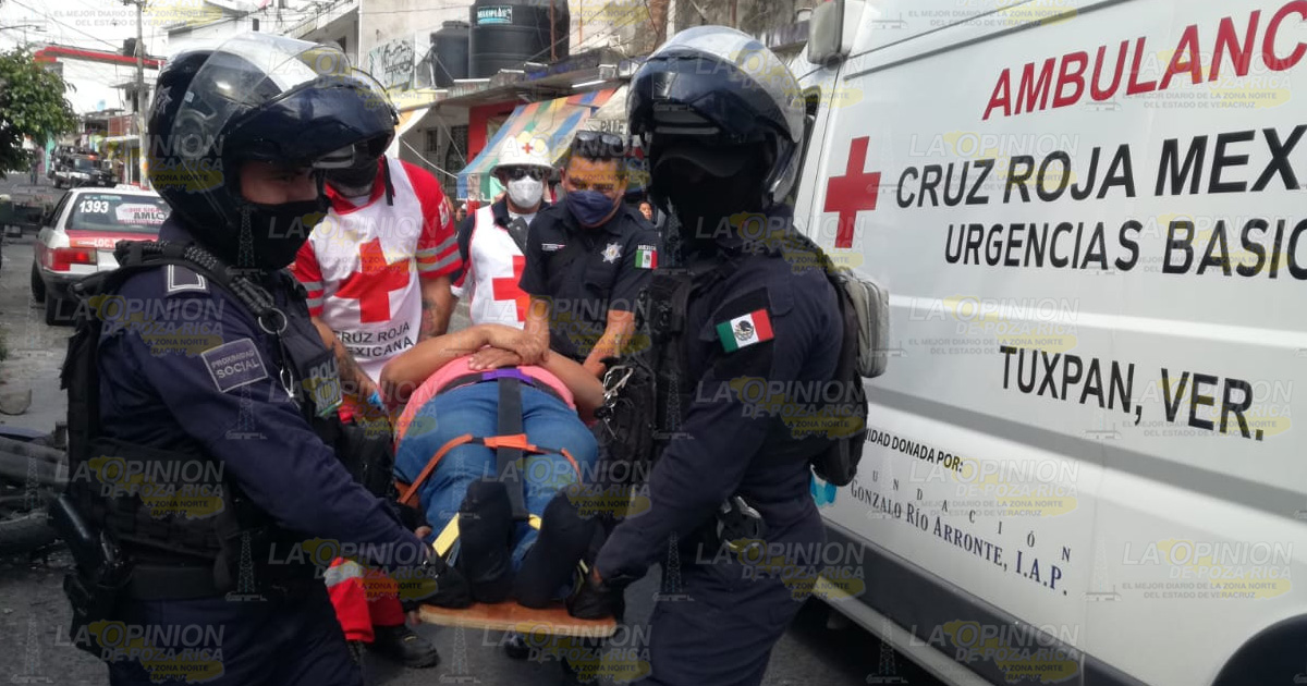 Taxista arrolla a policía del IPAX