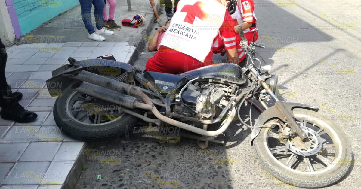 Taxista arrolla a policía del IPAX