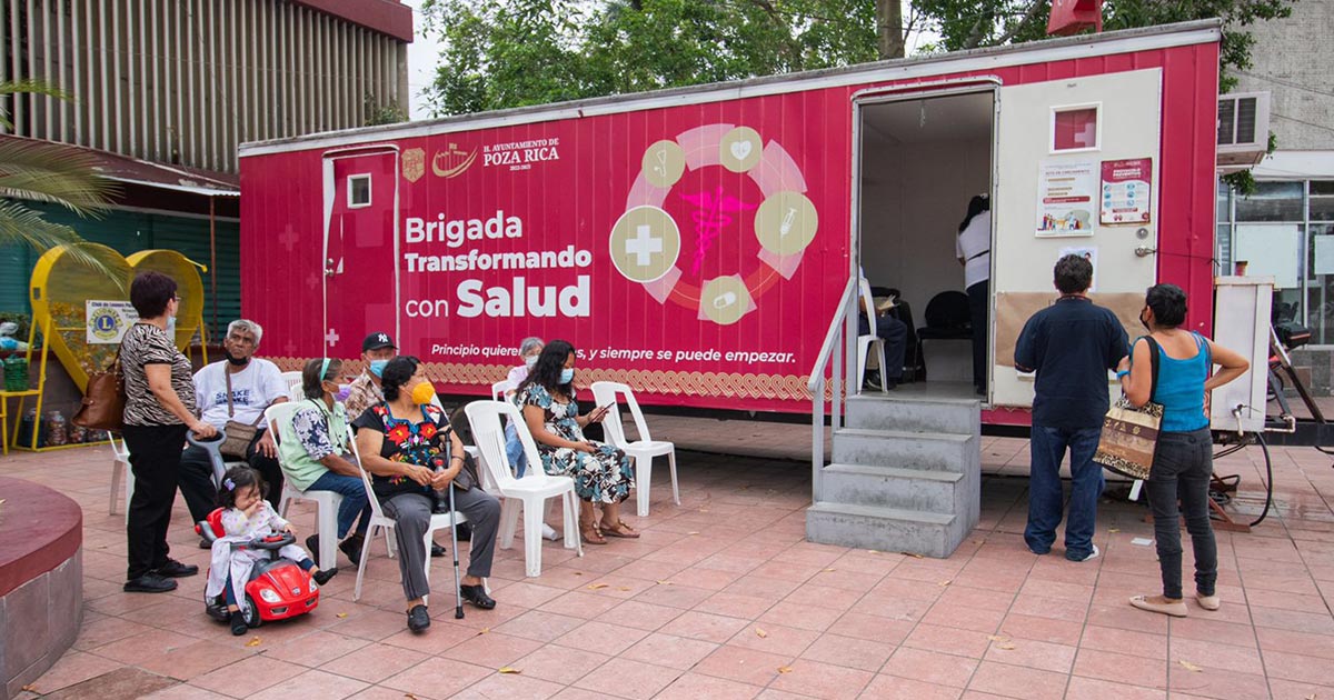 Vacuna anti-COVID a mayores de 18 años en la explanada del palacio municipal Vacuna anti-COVID a mayores de 18 años en la explanada del palacio municipal 2
