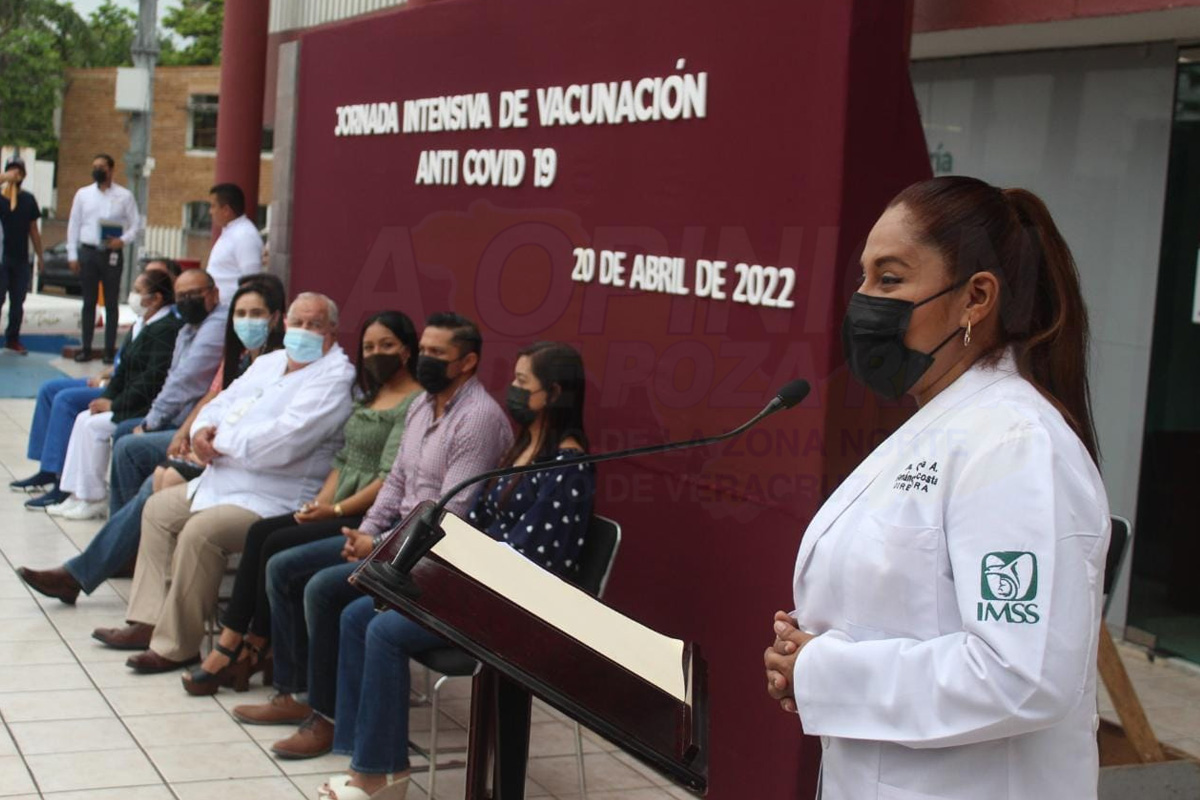 Vacunan contra covid-19, a personas de 18 años en adelante, rezagados y del sector salud en Poza Rica