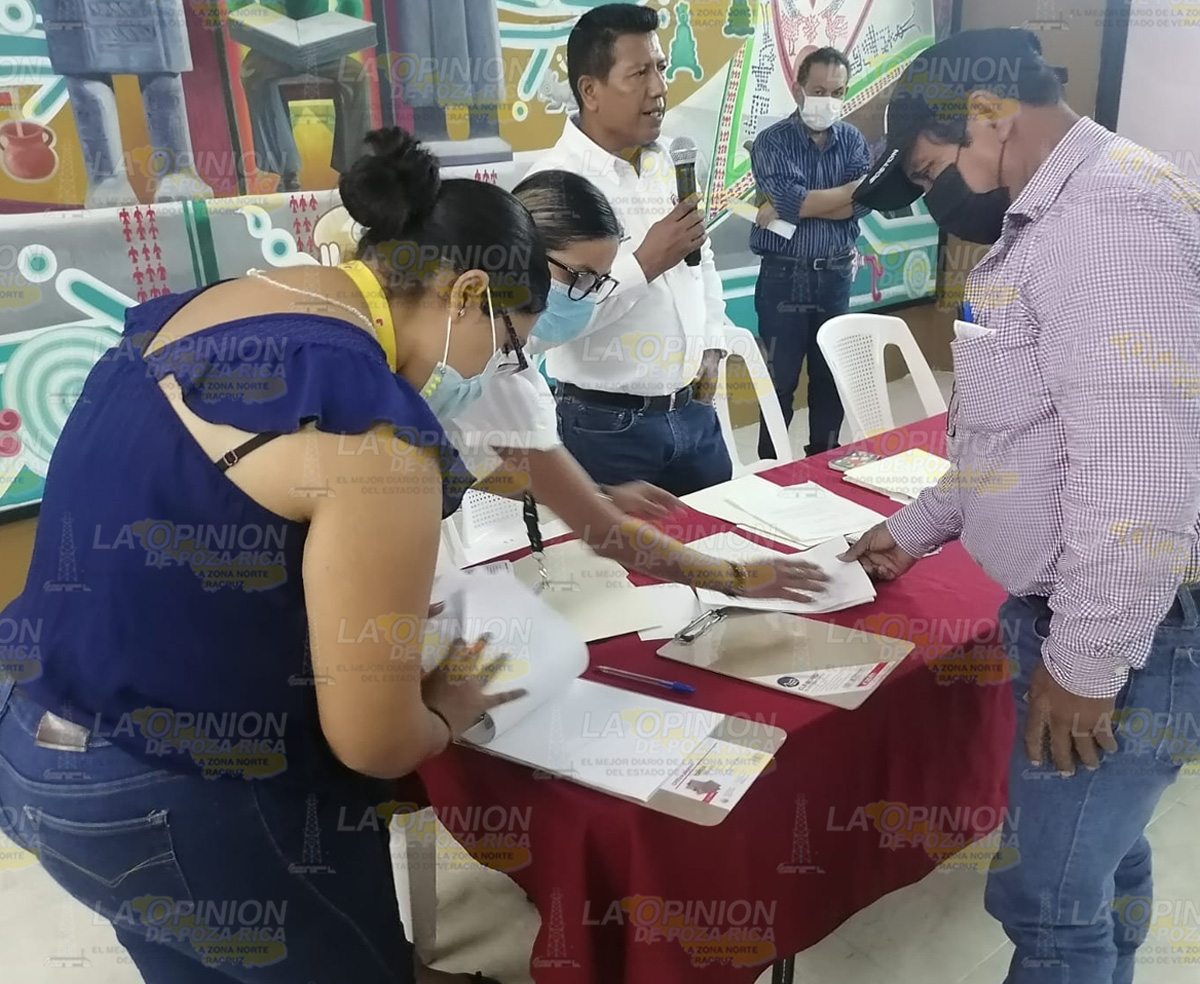 Anuncian pago a afectados por Grace Tuxpan