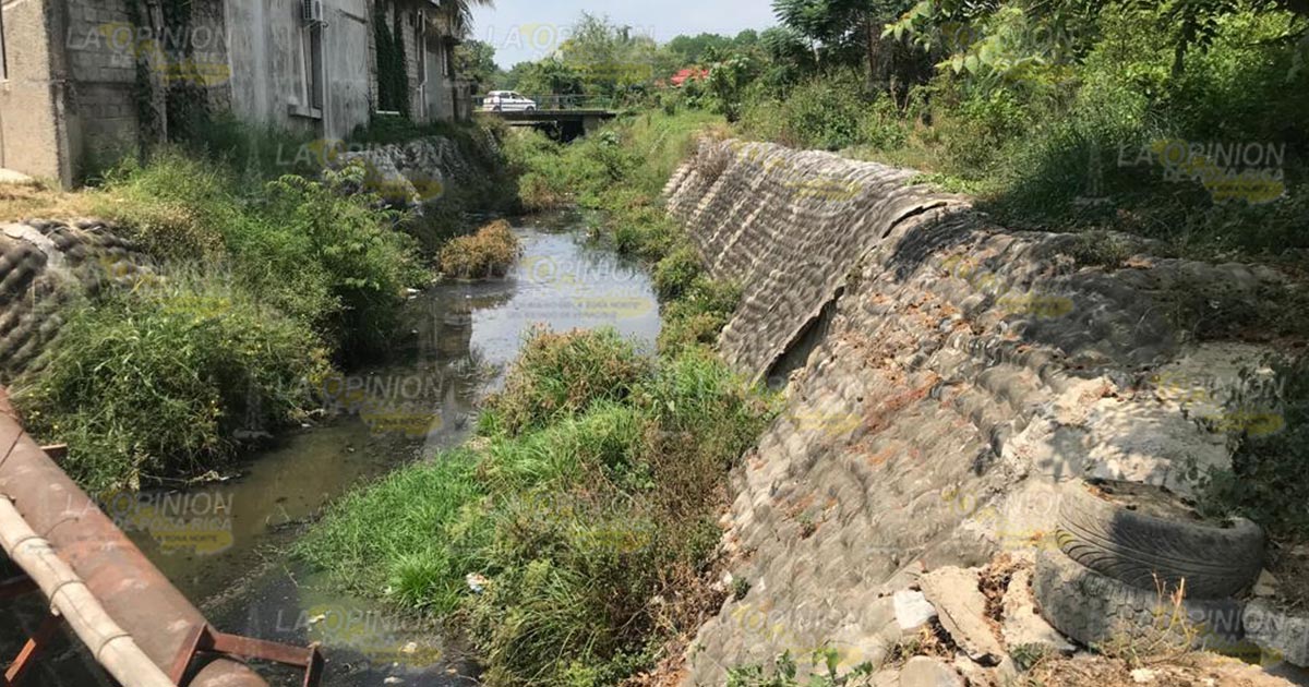 Azolvado el canal Oro Verde