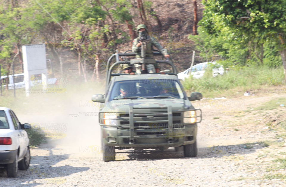 Balacera de civiles y la policía en Coatzintla