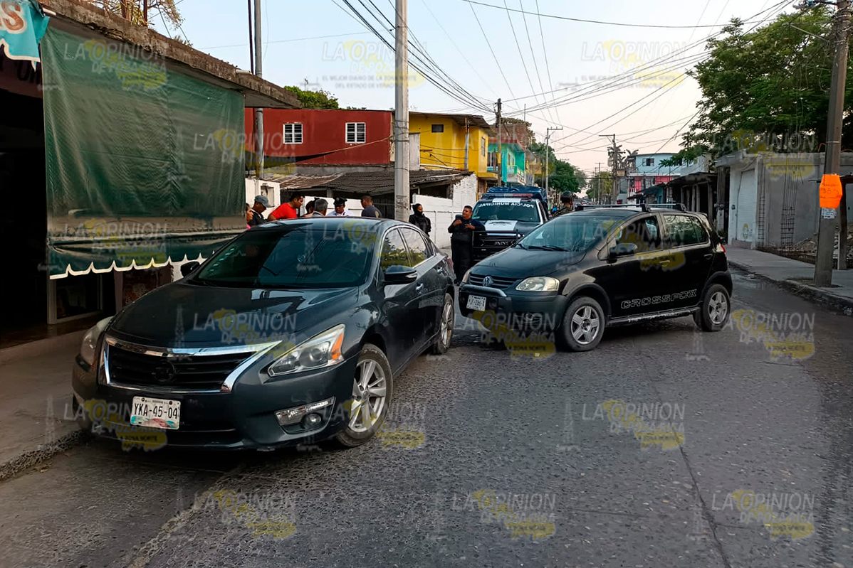 Choca con auto estacionado Choca con auto estacionado 3