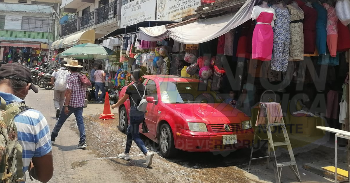 Comerciantes tuxpeños buscan repunte en la venta de flores por Día de las Madres