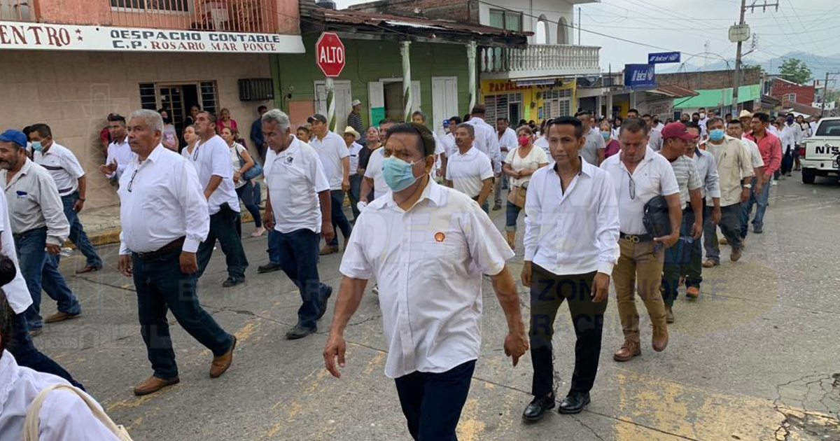 Conmemoran 109 aniversario del Día del trabajo en Tihuatlán