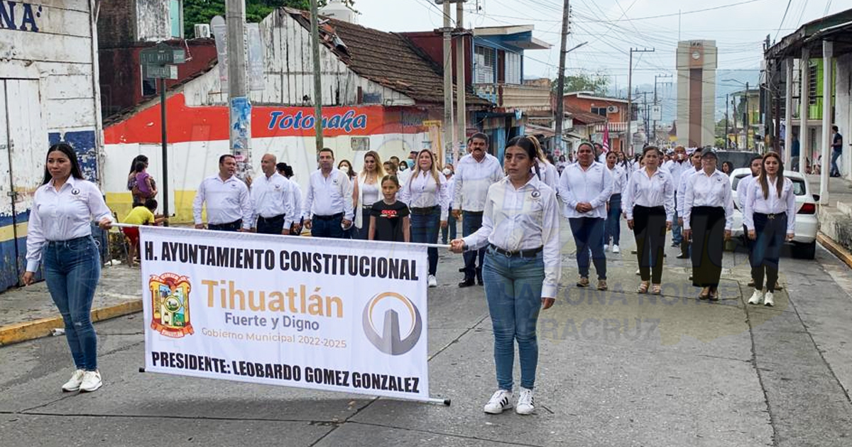 Conmemoran 109 aniversario del Día del trabajo en Tihuatlán