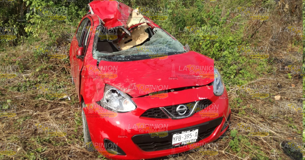 Familia vuelca en la Tuxpan Tamiahua ¡vive de milagro!