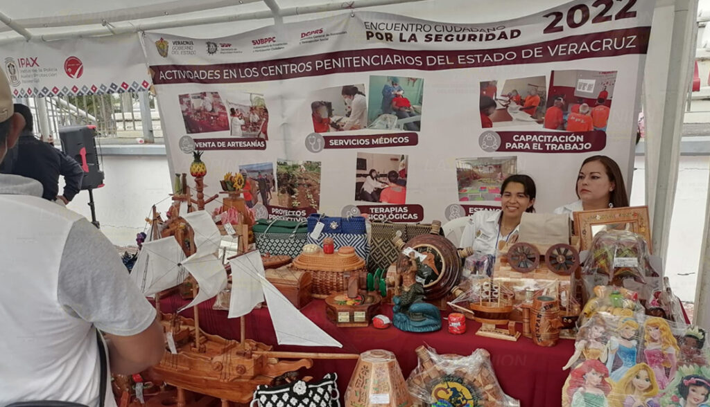 Inauguran macro feria infantil en el puerto de Tuxpan con gran aforo de niñas y niños