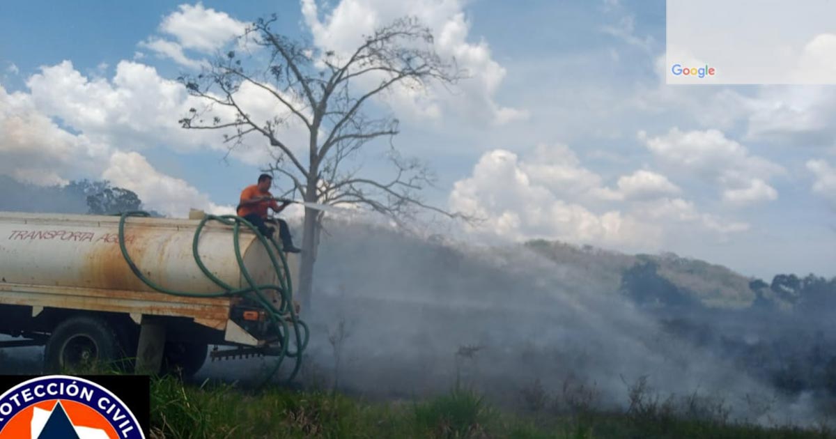 Incendio forestal en Rancho El 50 Incendio forestal en Rancho El 50 17