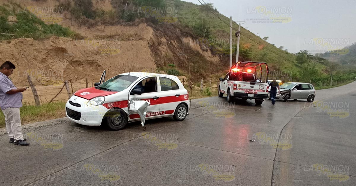 Le ganó la curva y choca contra taxi en Papantla