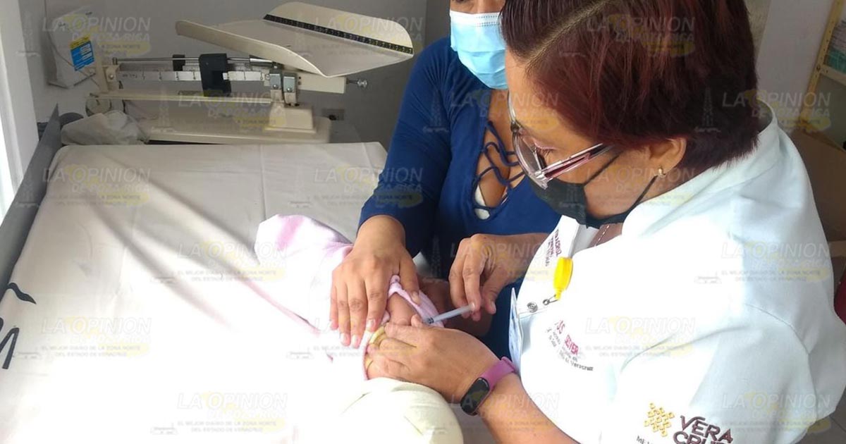 Llaman a reforzar esquemas de vacunación en Tihuatlán