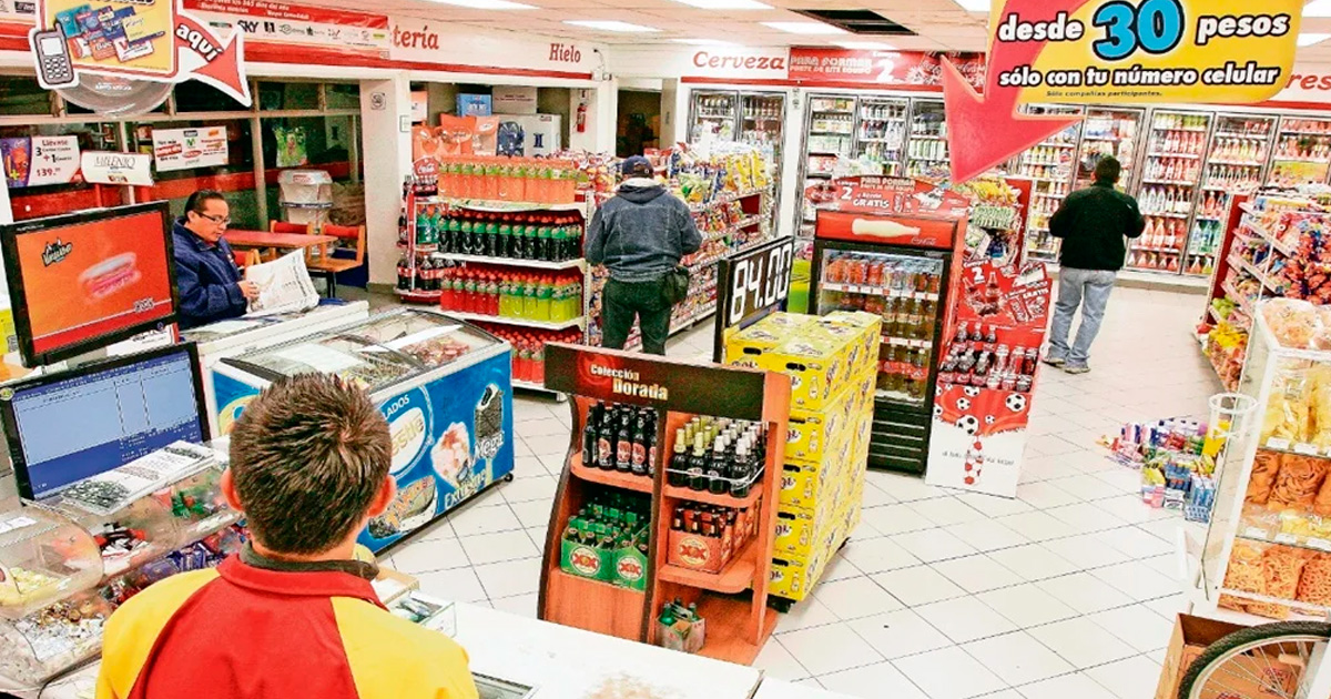 Mexicanos gastan más en Oxxo; favorece ventas de cerveza, licores y botanas