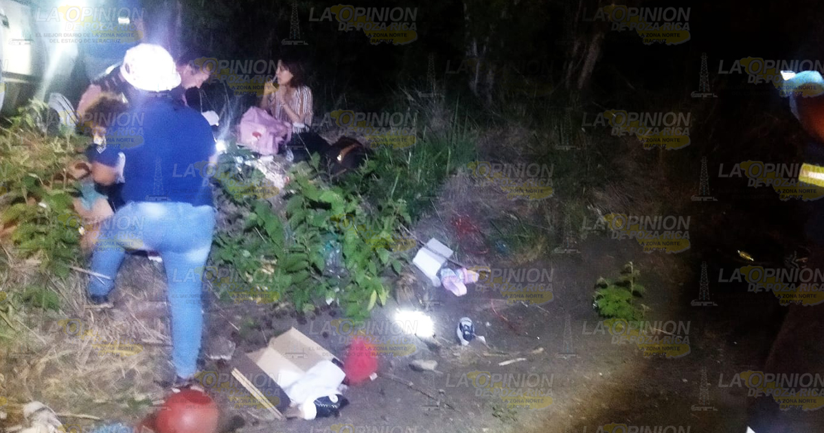 Un muerto y 3 heridos en choque de camioneta y moto