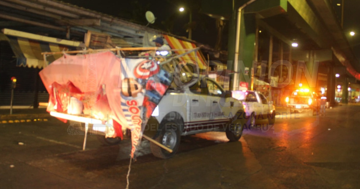 Retiran puestos semifijos en el centro de Poza Rica