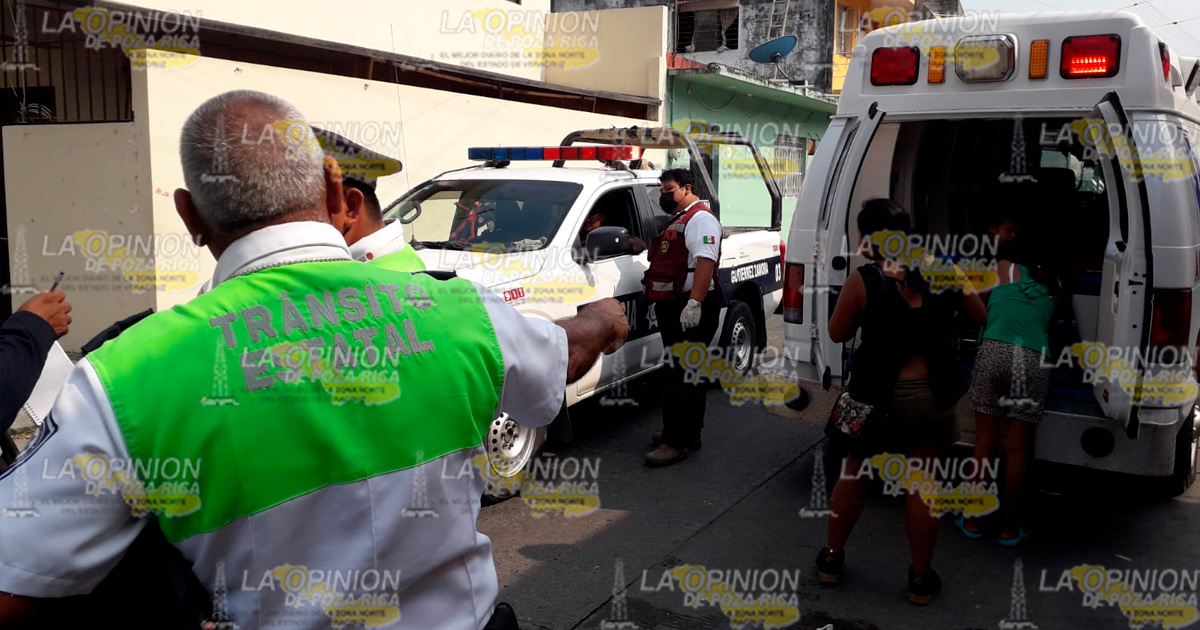 Motociclista impactó a dos mujeres