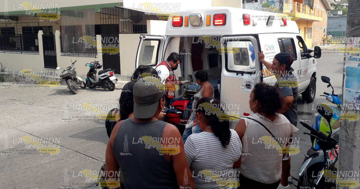 Motociclista impactó a dos mujeres
