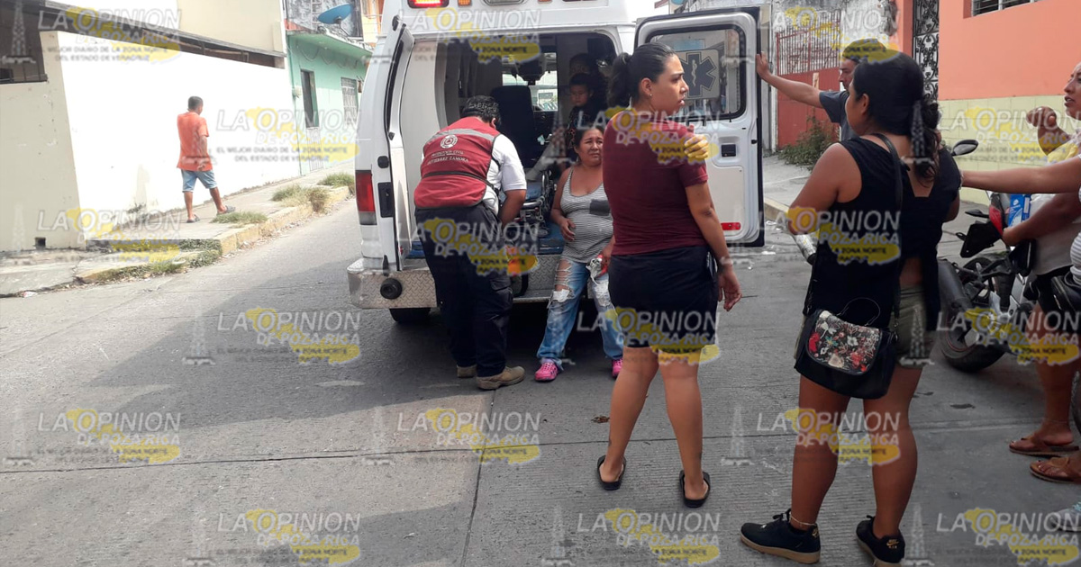 Motociclista impactó a dos mujeres