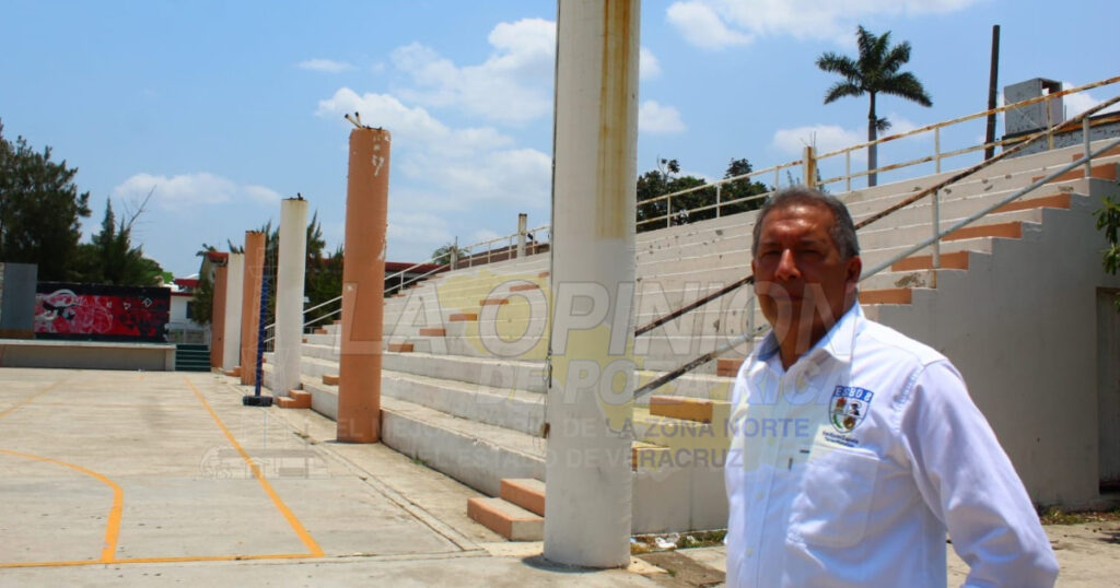 Siguen sin domo en la ESBO #8; lo derribó el huracán