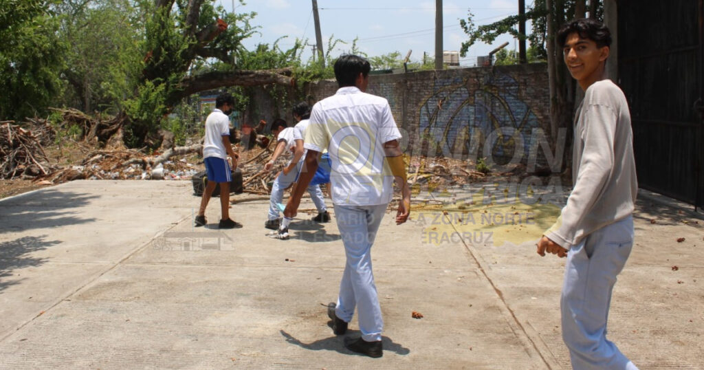 Siguen sin domo en la ESBO #8; lo derribó el huracán
