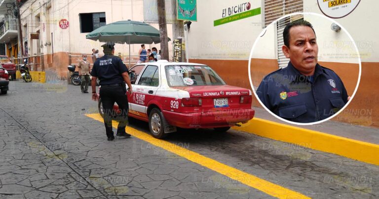 Tránsito impide a taxistas adueñarse de la calle