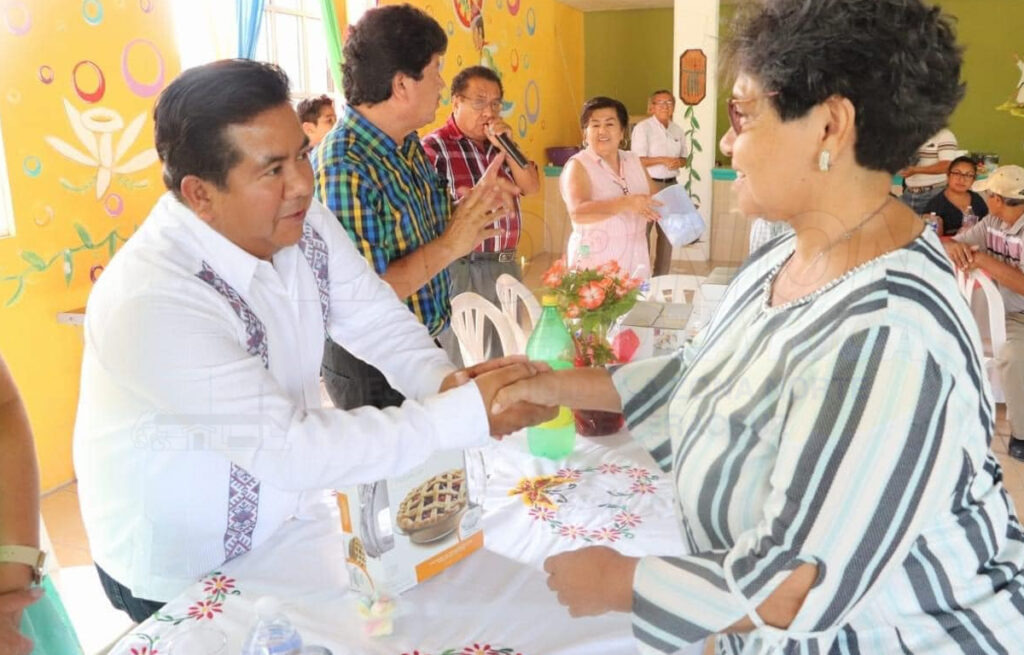 Reconocen a maestros jubilados papantecos