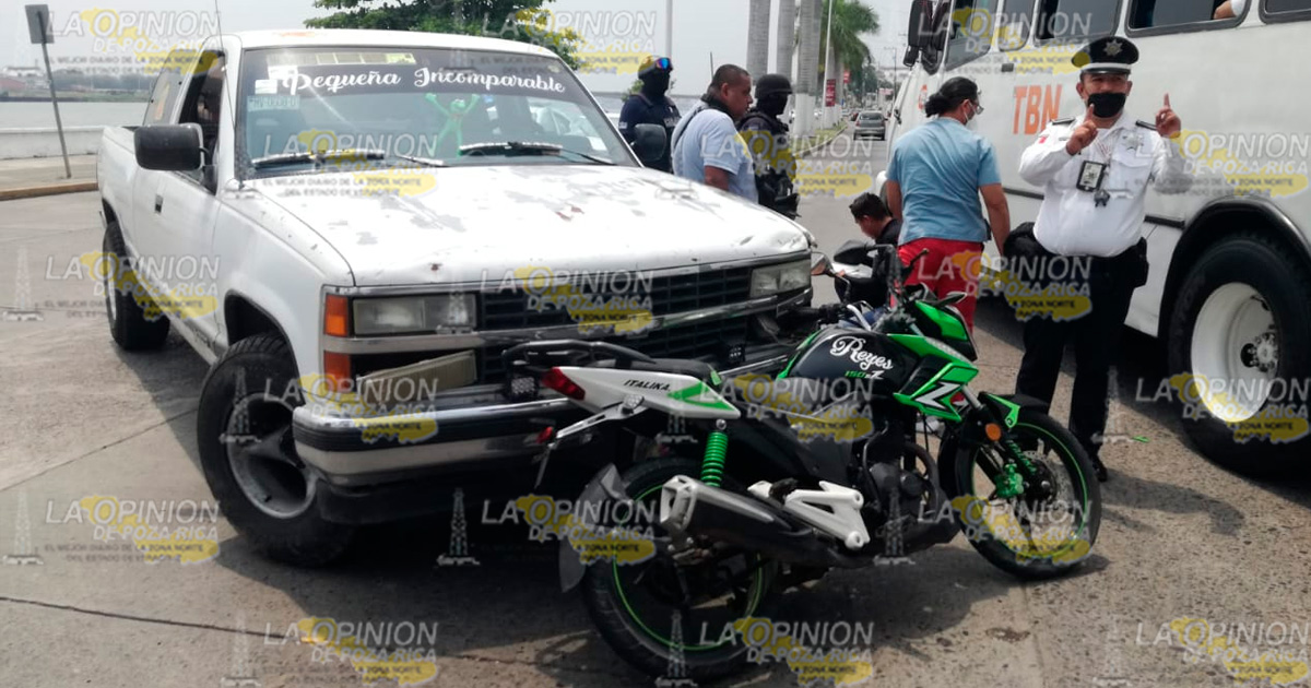 ¡Derriba a 2 motociclistas!