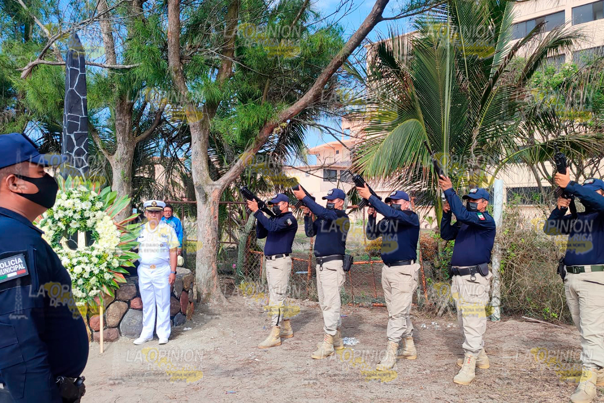 Celebran el día de la Marina en Tecolutla Celebran el día de la Marina en Tecolutla 6
