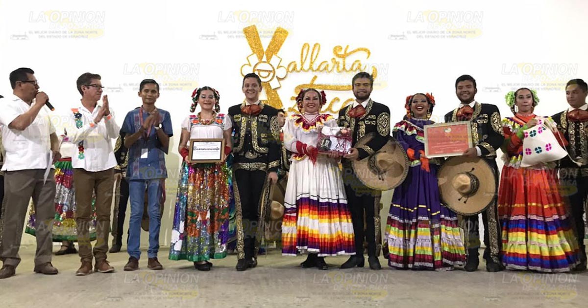 Espléndida gala de folclor en Álamo Espléndida gala de folclor en Álamo 2