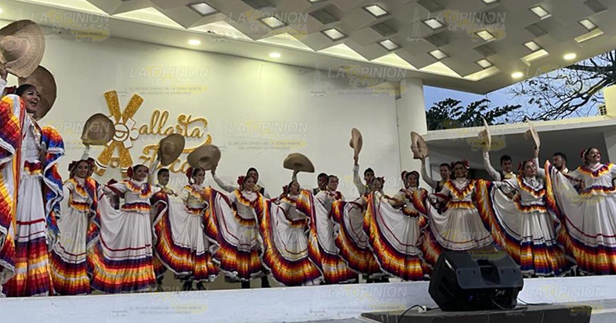 Espléndida gala de folclor en Álamo Espléndida gala de folclor en Álamo 3