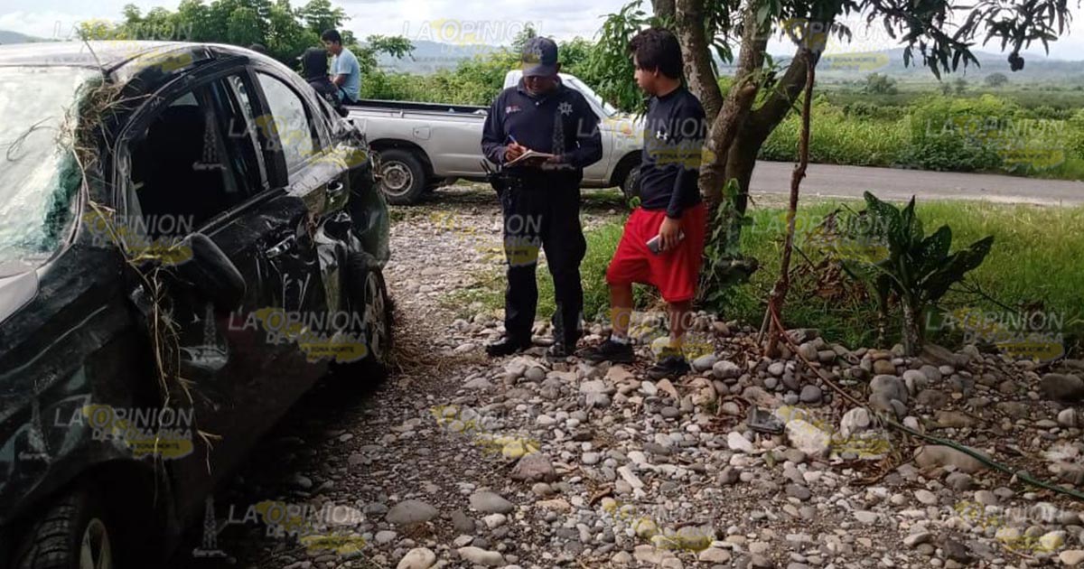Le gana la velocidad y vuelca Le gana la velocidad y vuelca 3