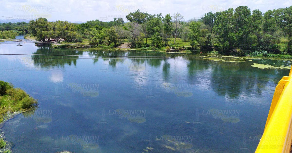 Limpieza natural del río con primeras lluvias