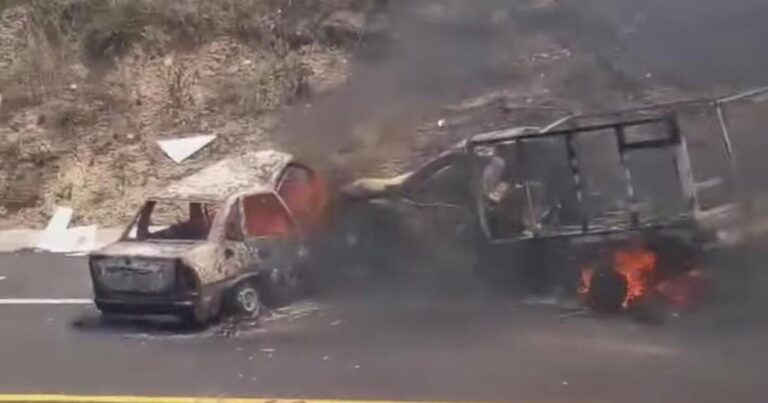 Maestro y su nieto mueren calcinados en autopista Cardel-Totomoxtle