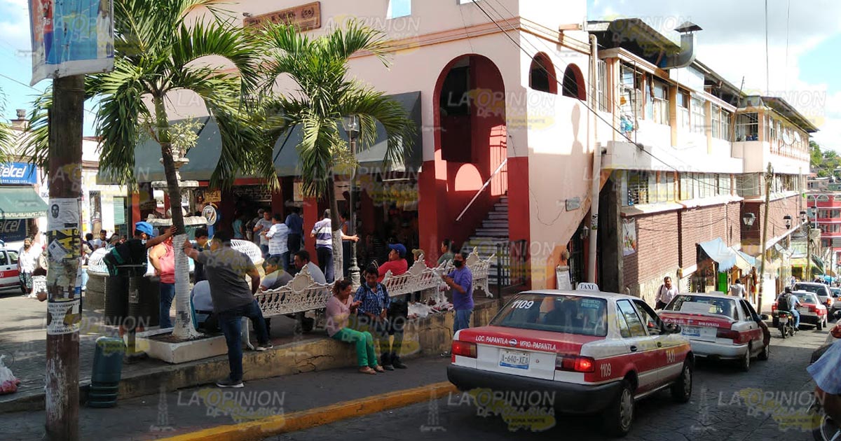 Mercado Hidalgo con daños en el techado Mercado Hidalgo con daños en el techado